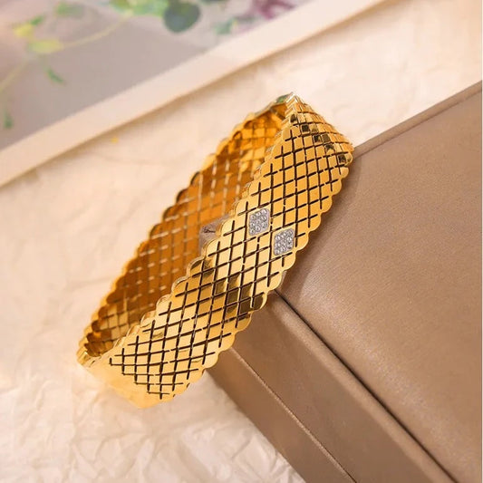 Gold Plated Casual Elegant Simple Style Hollow Out Inlay Solid Color Rhinestones Bangle