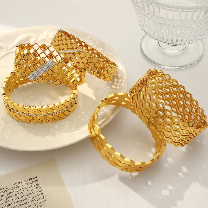 Titanium Steel 18K Gold Plated Casual Elegant Simple Style Plating Inlay Solid Color Rhinestones Bangle