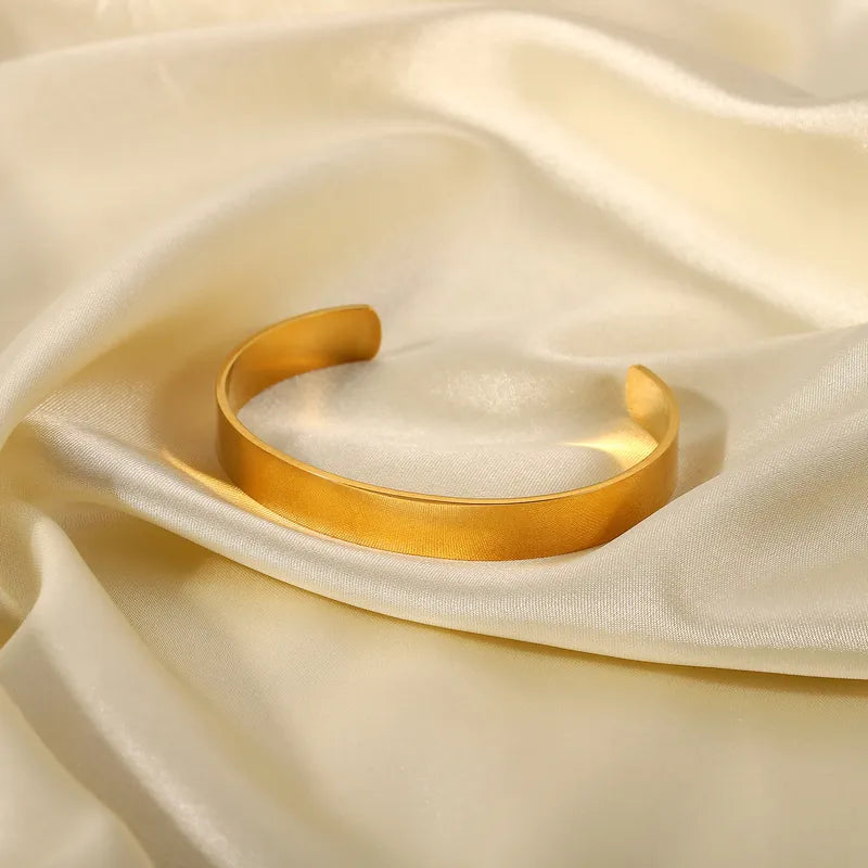 Vacation Simple Style Solid Color 316 Stainless Steel 18K Gold Plated Bangle In Bulk