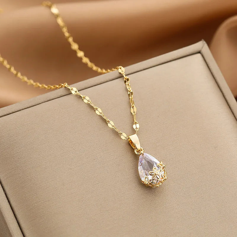 Wholesale Fashion Shell Elk 304 Stainless Steel Copper Plating 18K Gold Plated White-Plated K Artificial Pearls Zircon Pendant Necklace