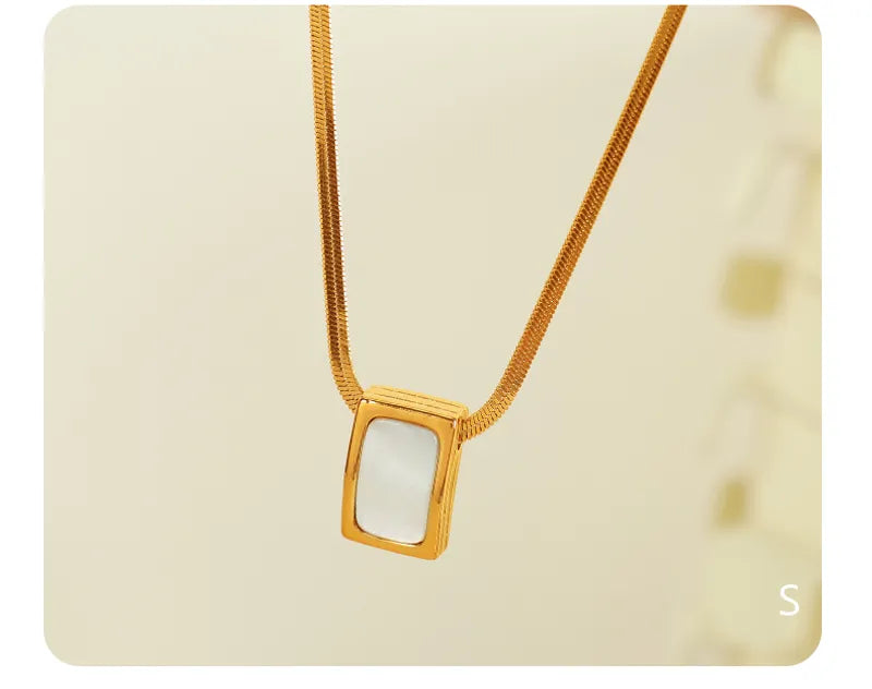 Wholesale Jewelry Elegant Simple Style IG Style Square Heart Shape 304 Stainless Steel Rhinestones Shell 18K Gold Plated Polishing Inlay Pendant Necklace