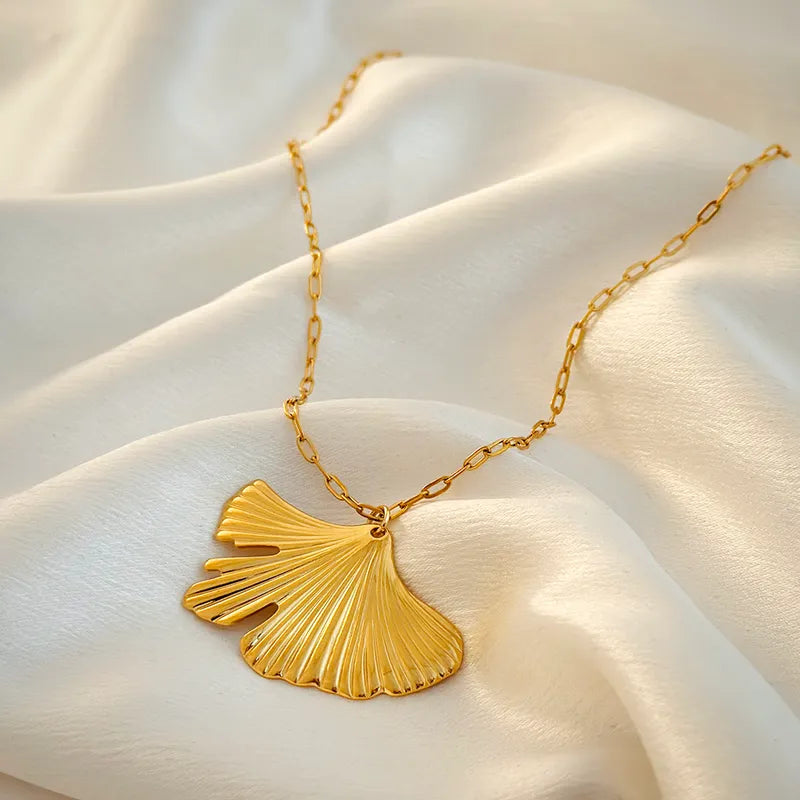 Wholesale Jewelry Elegant Simple Style Leaf 304 Stainless Steel Ruffles Pendant Necklace