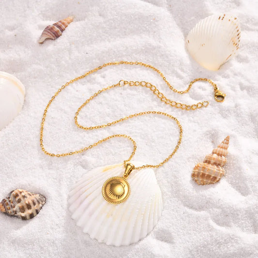 Wholesale Jewelry IG Style Beach Shell 201 Stainless Steel 18K Gold Plated Pendant Necklace