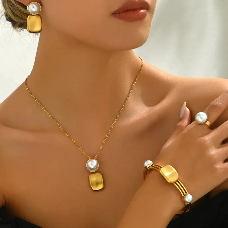 Wholesale Jewelry IG Style Elegant French Style Geometric 201 Stainless Steel Plastic 18K Gold Plated Mixed Metal Jewelry Set