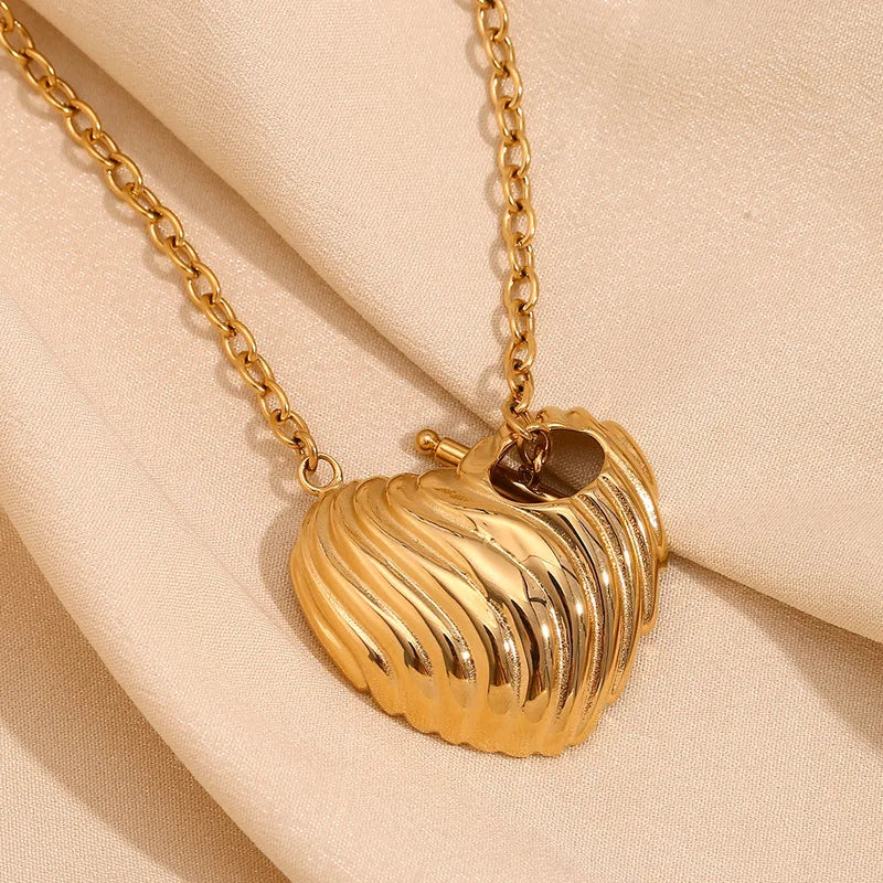 Wholesale Jewelry IG Style Heart Shape 304 Stainless Steel 18K Gold Plated Toggle Plating Pendant Necklace