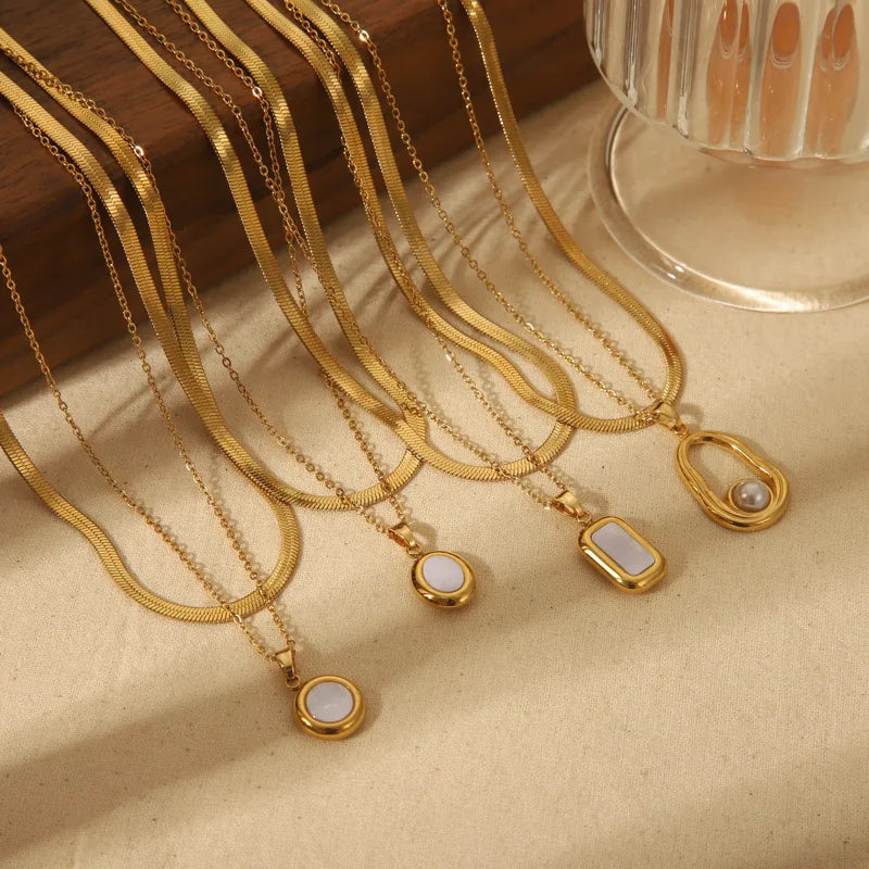 Wholesale Jewelry IG Style Simple Style Commute Irregular Round Solid Color 304 Stainless Steel Acrylic Artificial Pearls 18K Gold Plated Pendant Necklace