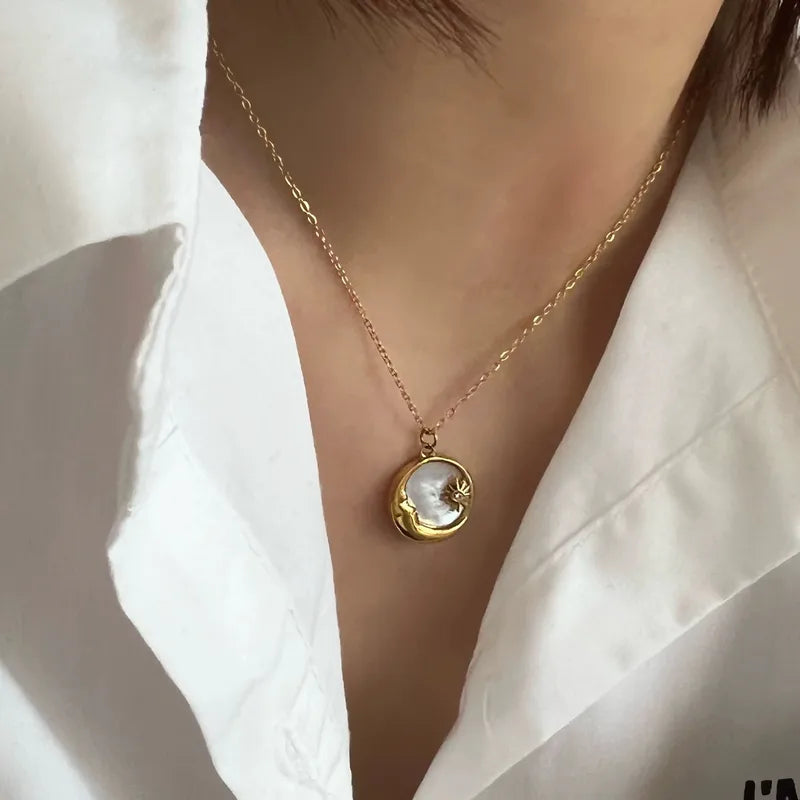 Wholesale Jewelry Retro Commute Star Moon 304 Stainless Steel Shell Zircon 18K Gold Plated Inlay Pendant Necklace Cable Chain