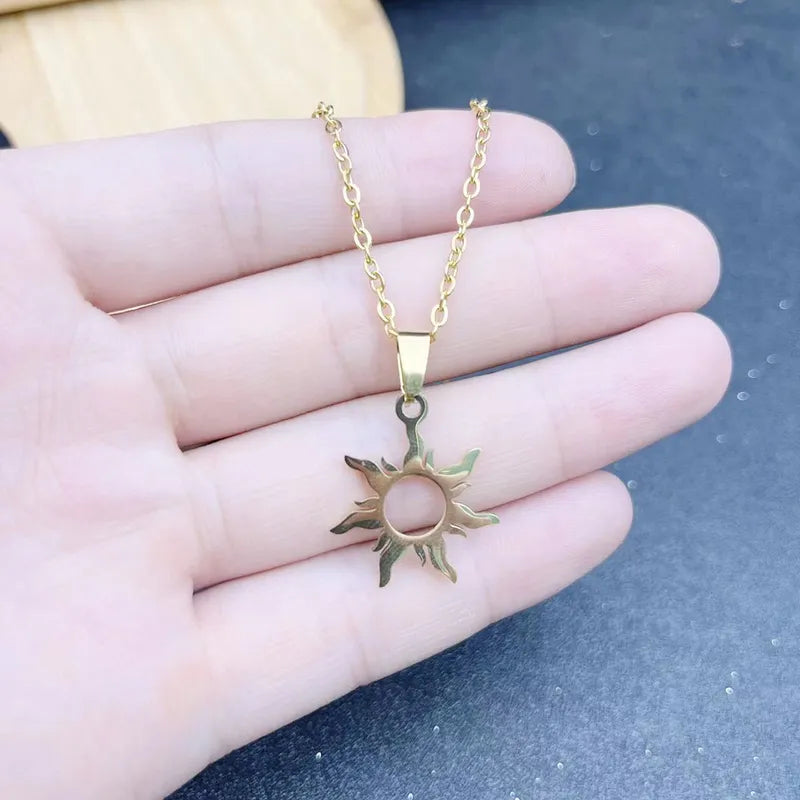 Wholesale Jewelry Simple Style Classic Style Sun Titanium Steel Plating Pendant Necklace