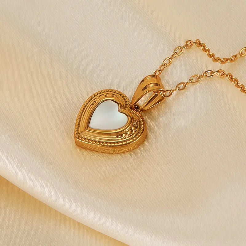 Wholesale Jewelry Vintage Style Heart Shape 304 Stainless Steel Mother Shell Inlay Pendant Necklace