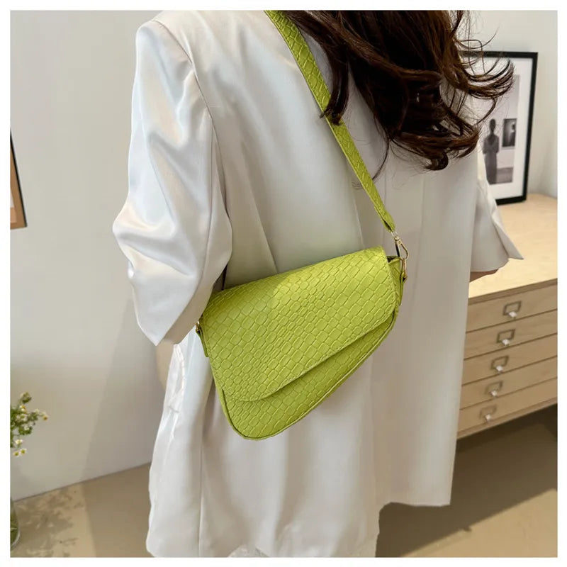 Women's Medium Pu Leather Solid Color Streetwear Square Magnetic Buckle Shoulder Bag Crossbody Bag